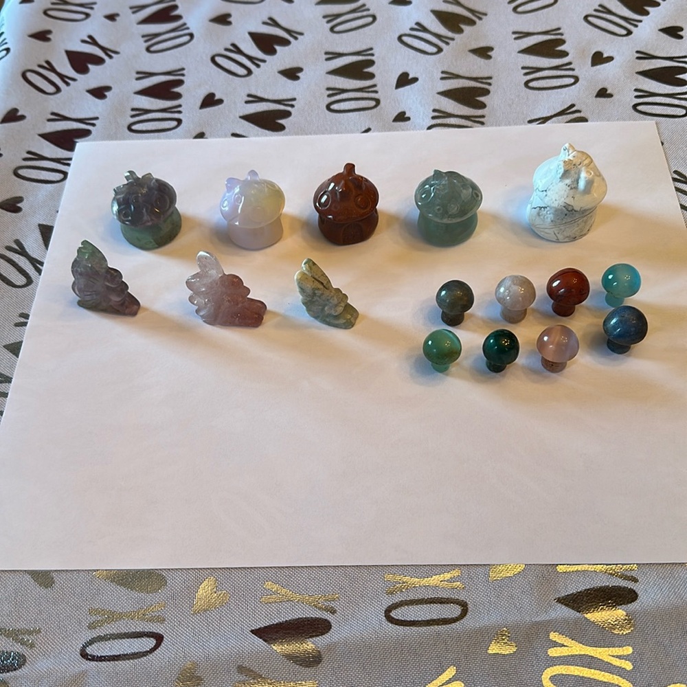 Fairies(3)/houses (5)and mushrooms (8) assorted crystals as in pics